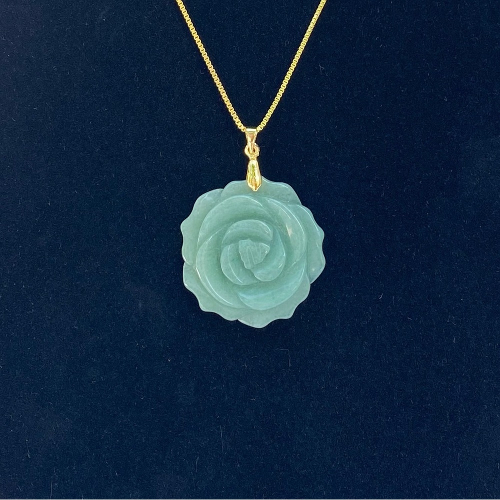 Stunning Jade Rose on 18k Plated Box Chain